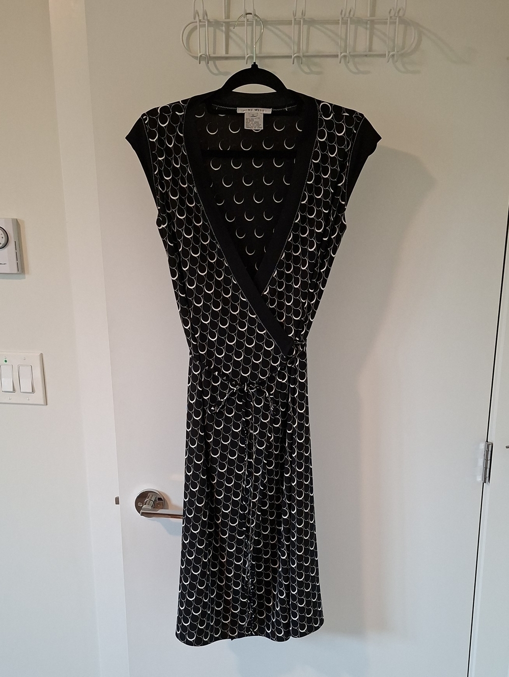 Vintage 90's/Y2K Nine West Black & Beige Printed Full-wrap Dress (Size S)